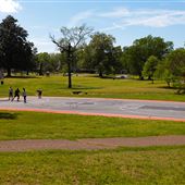 Glenview Community Center: Outside Basketball Court